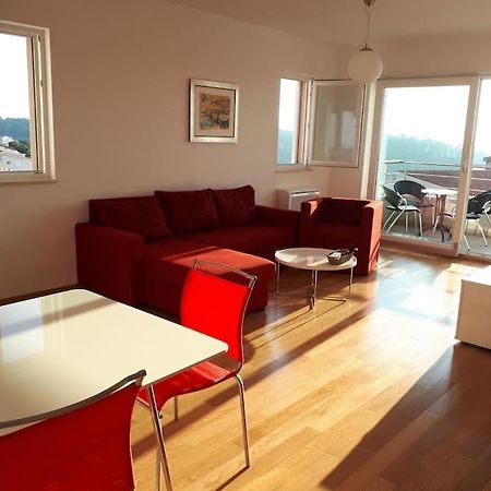 Apartment Lucija - Cozy Flat In The City Center With A Sea View & Parking Makarska Exteriör bild