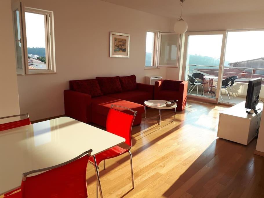 Apartment Lucija - Cozy Flat In The City Center With A Sea View & Parking Makarska Exteriör bild