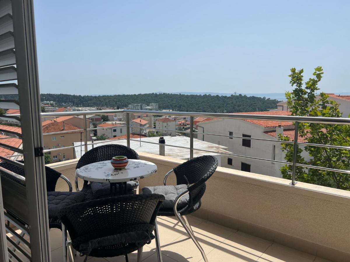 Apartment Lucija - Cozy Flat In The City Center With A Sea View & Parking Makarska Exteriör bild