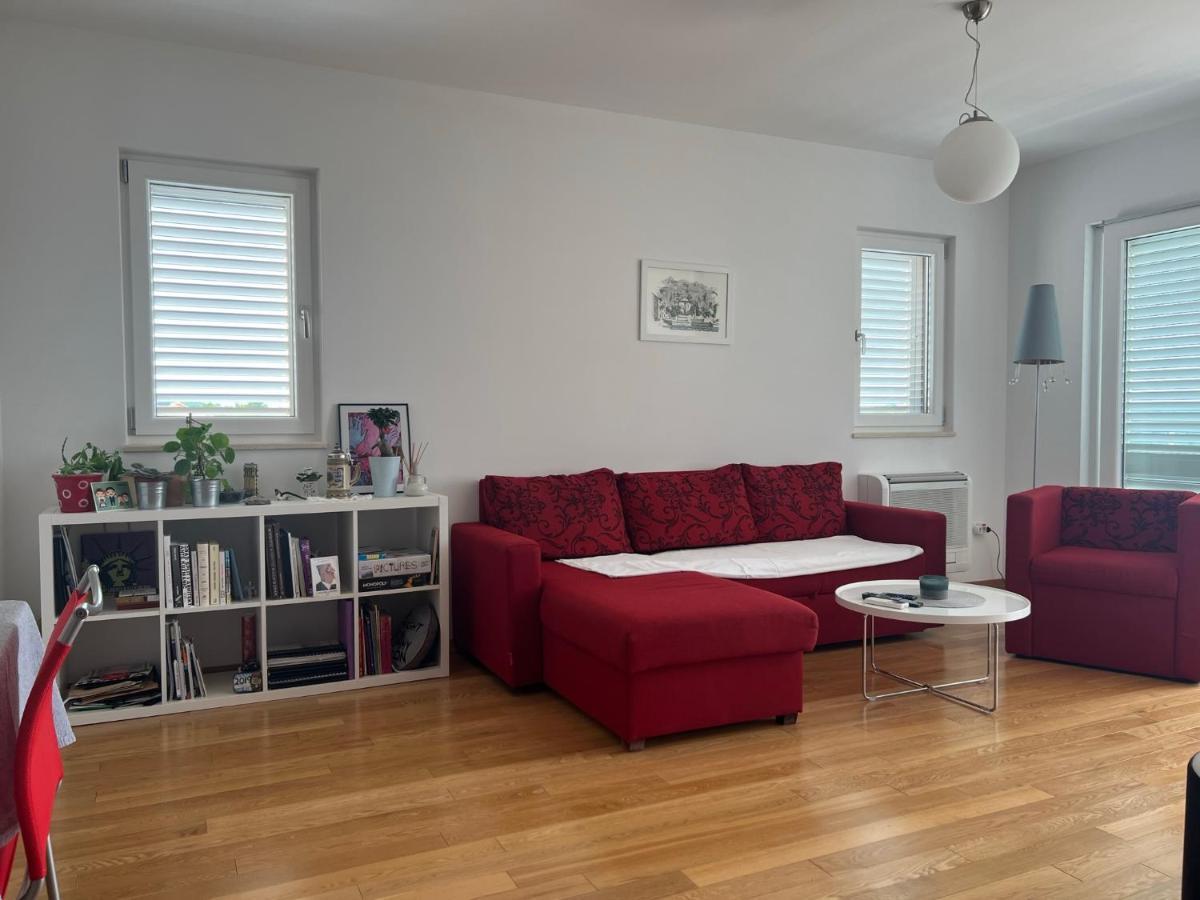 Apartment Lucija - Cozy Flat In The City Center With A Sea View & Parking Makarska Exteriör bild