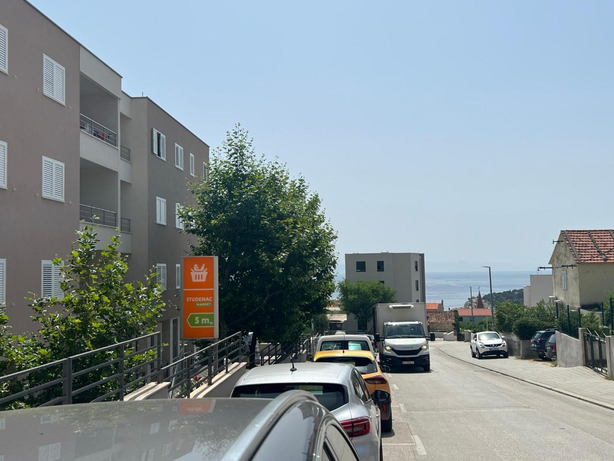 Apartment Lucija - Cozy Flat In The City Center With A Sea View & Parking Makarska Exteriör bild
