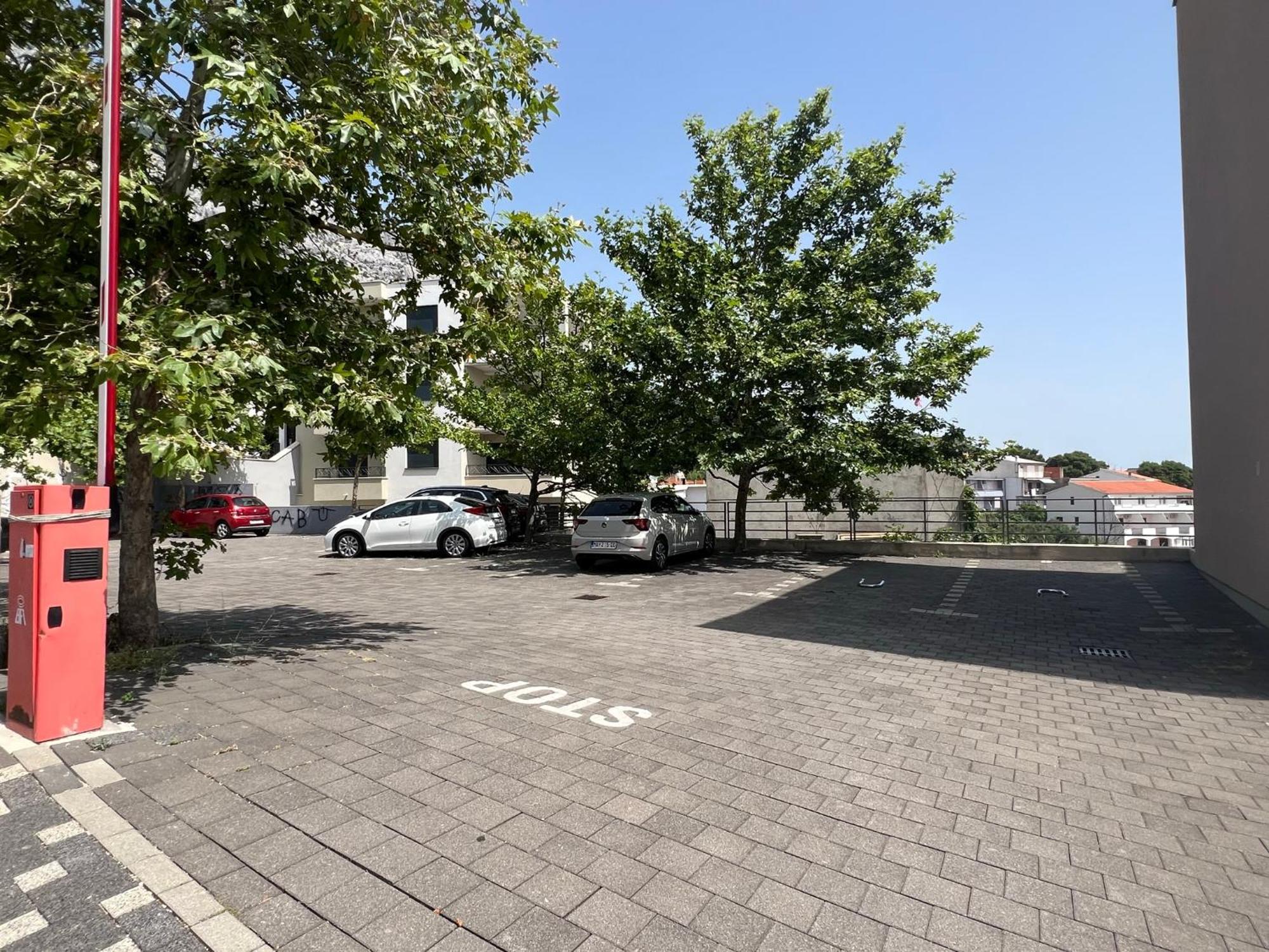 Apartment Lucija - Cozy Flat In The City Center With A Sea View & Parking Makarska Exteriör bild