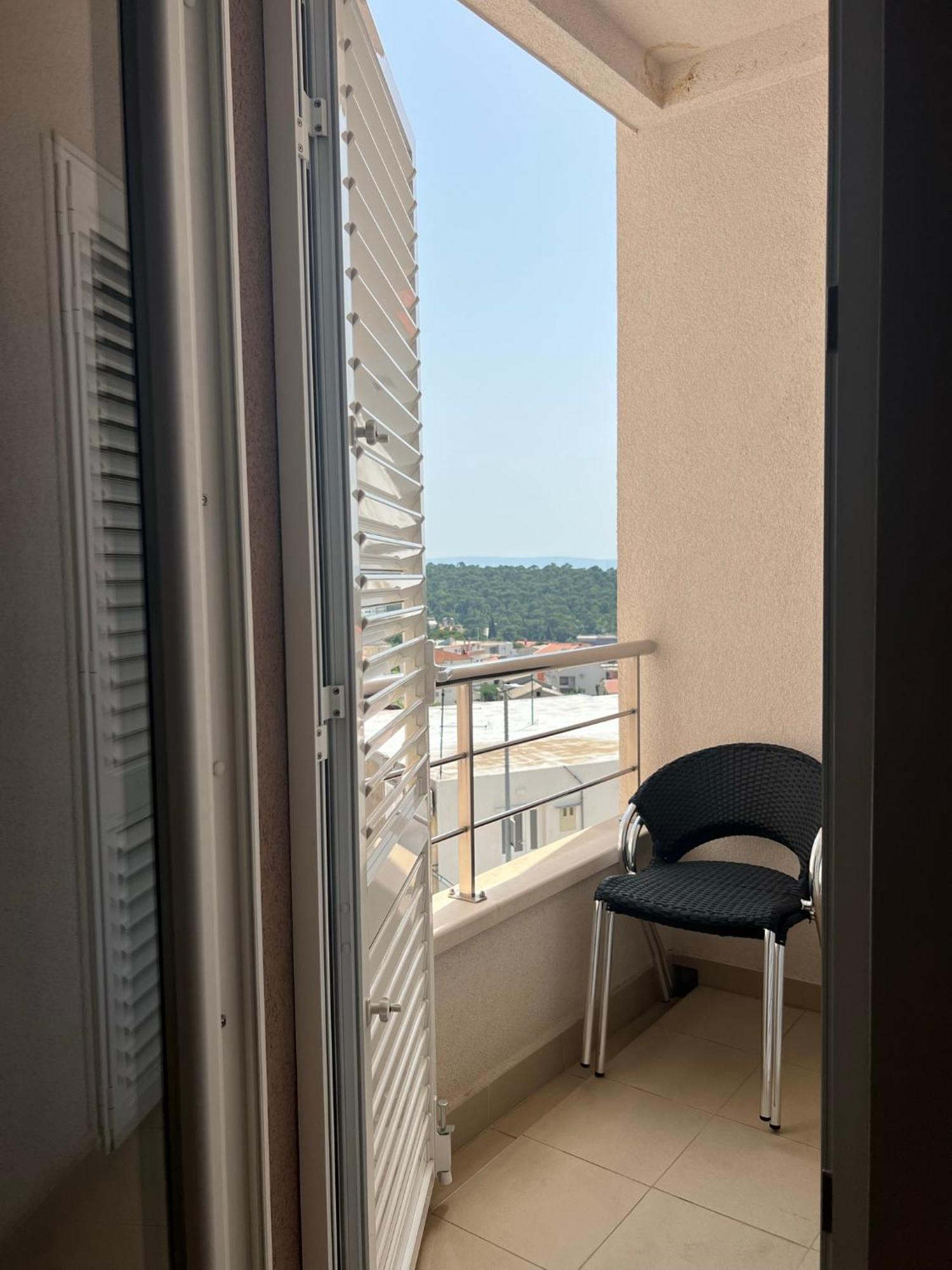 Apartment Lucija - Cozy Flat In The City Center With A Sea View & Parking Makarska Exteriör bild