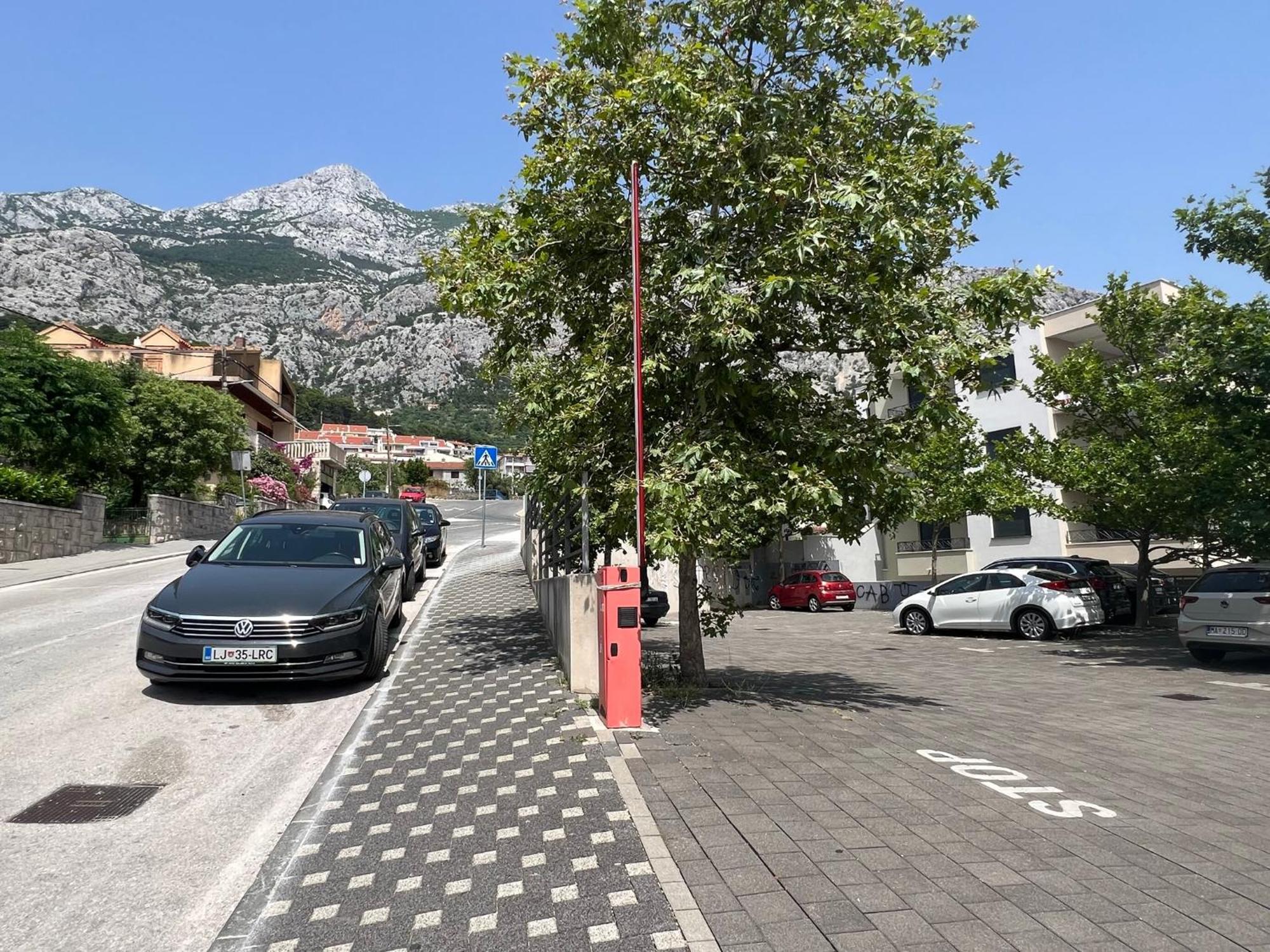 Apartment Lucija - Cozy Flat In The City Center With A Sea View & Parking Makarska Exteriör bild